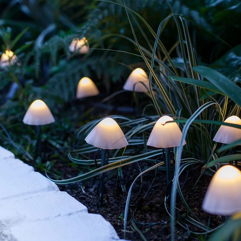 12 Mini Champignons Solaires à Piquet