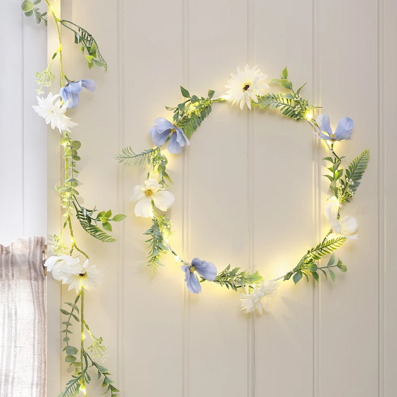 Couronne et Guirlande pré-éclairées Fleurs Bleues et Blanches