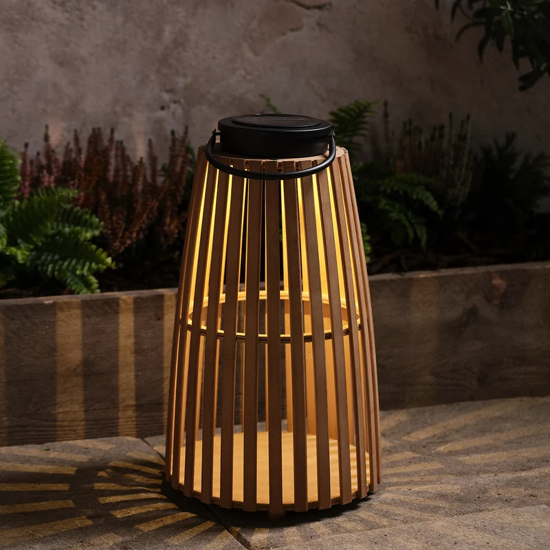 Grande Lanterne Solaire en Bois Ajouré