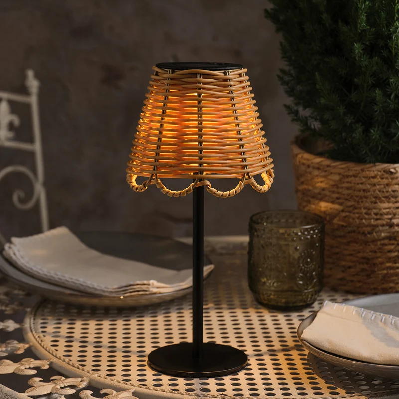 Lampe de Table Solaire Kurv Effet Rotin Tressé