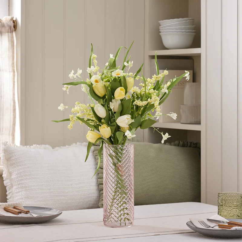 Bouquet Artificiel Tulipes Jaune Sorbet & Marguerites avec Vase en Verre Texturé Rose Poudré