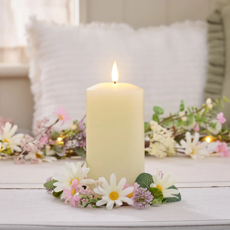 Couronne pour Bougie de Marguerites avec Bougie LED TruGlow® de 15 cm