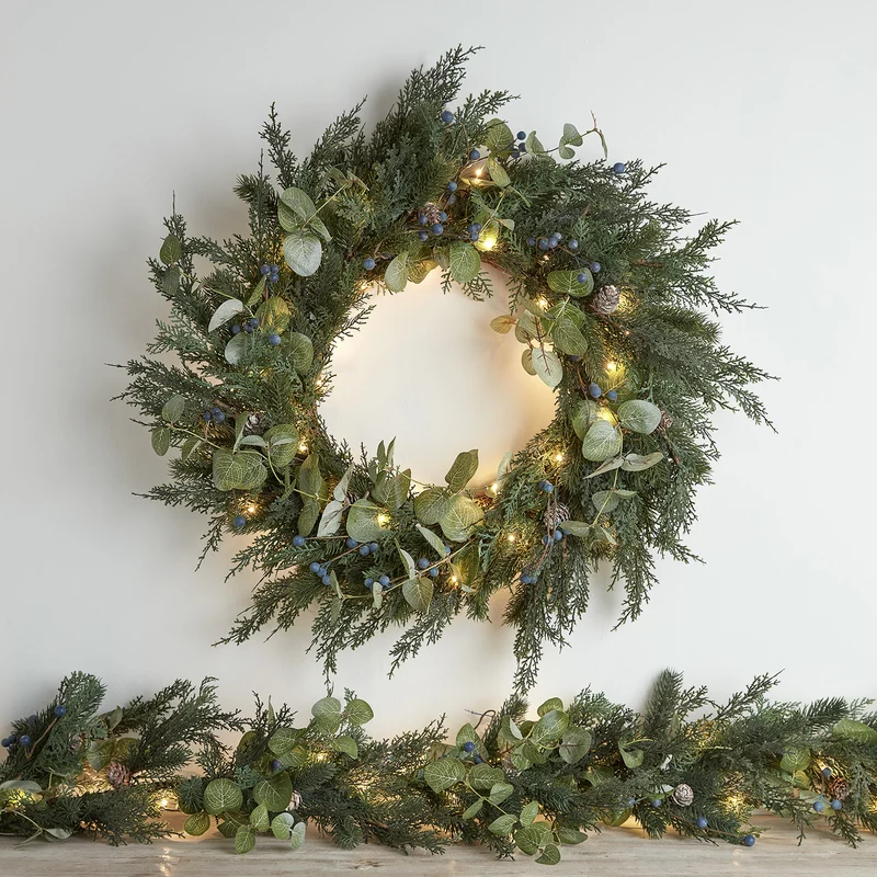 Couronne et Guirlande de Noël Pré-éclairée aux Baies et Pommes de Pins