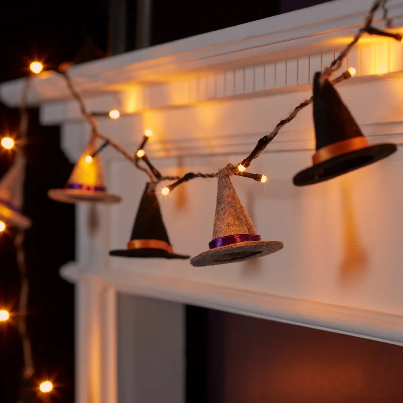 Guirlande Lumineuse 8 Chapeaux de Sorcières en Feutre