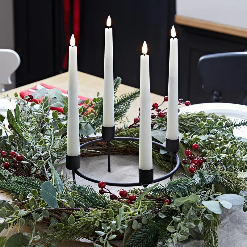 Couronne de l'Avent Pin et Baies Rouges avec Chandelles TruGlow®