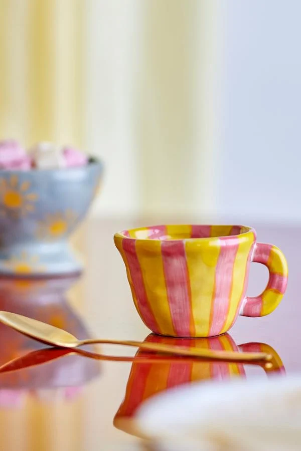 Tasse jaune et rose