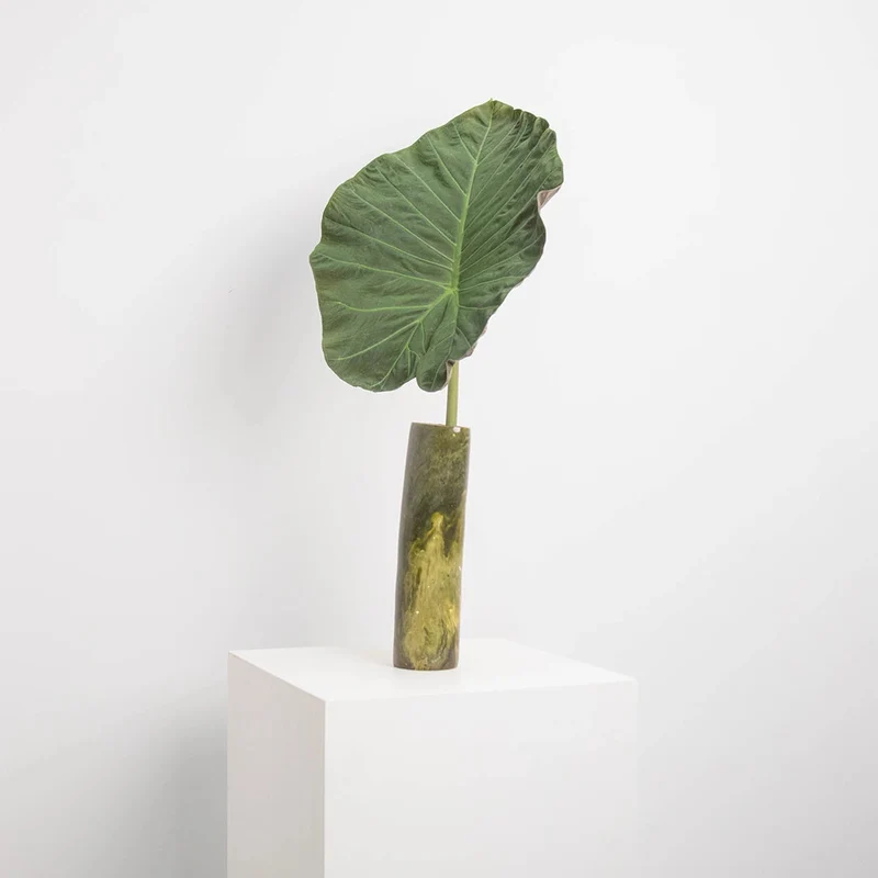 Vase Melu en Résine Verte