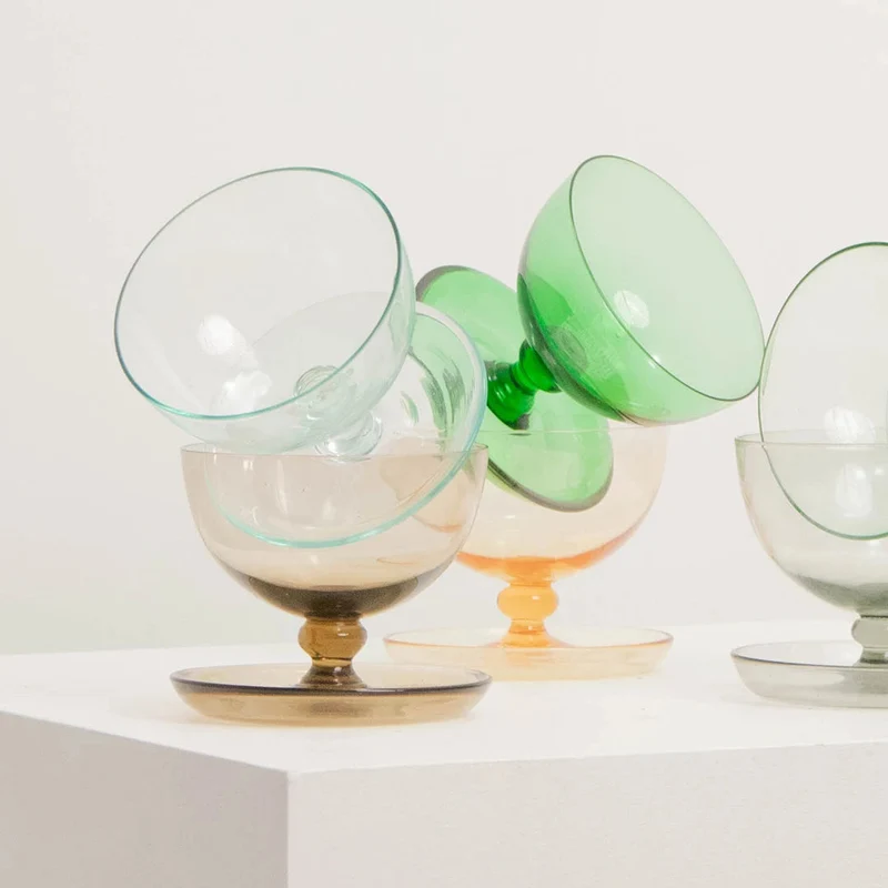 Coupes Cerises sur Pied avec Soucoupes