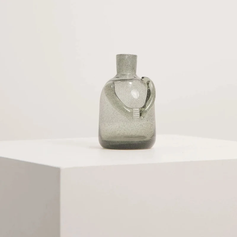 Petit Vase en Verre Soufflé à Bras Croisés