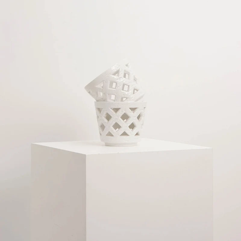 Cache-Pot Ajouré en Céramique Blanche