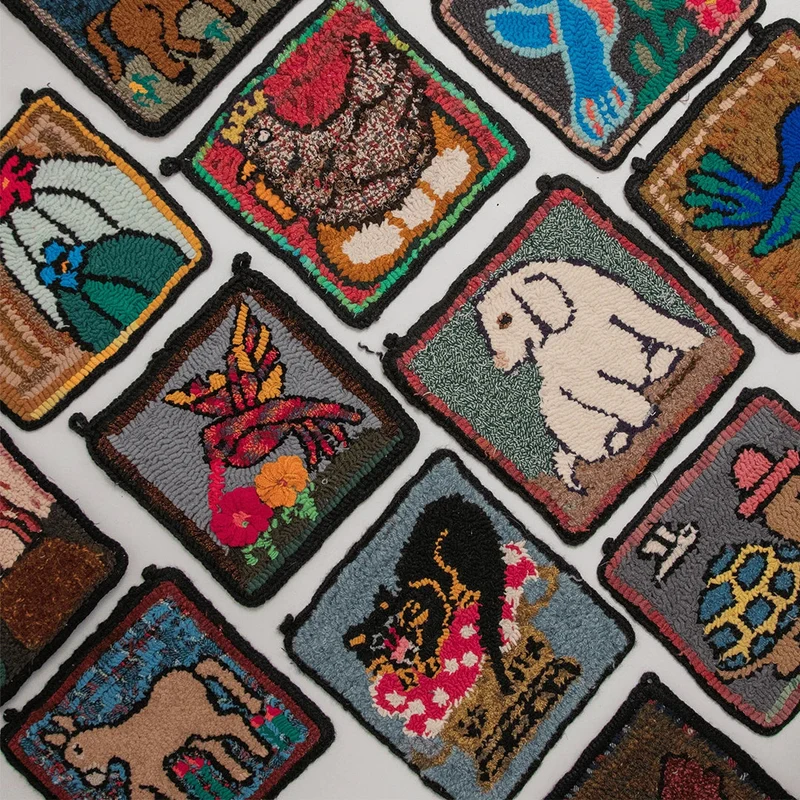 Manique à Motifs en Laine