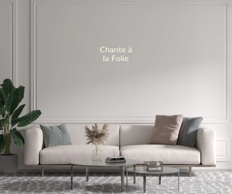Custom text: Chante à la Folie