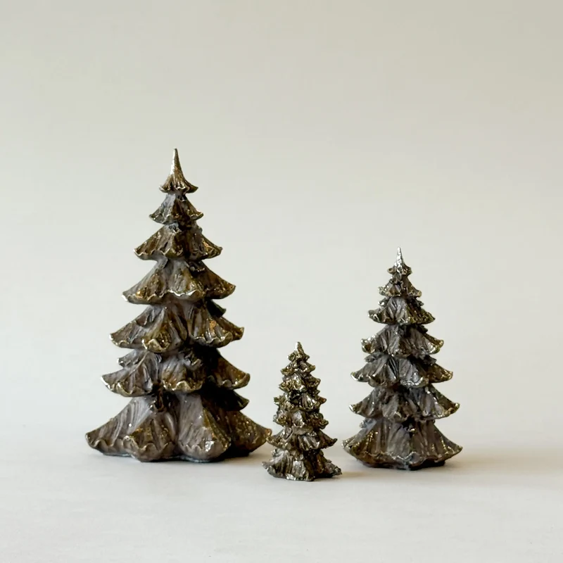 Décoration en forme de sapin or antique