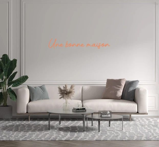 Custom text: Une bonne maison